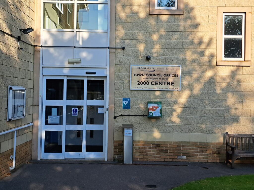 A picture showing the front of Hedge End Town Councils 2000 centre